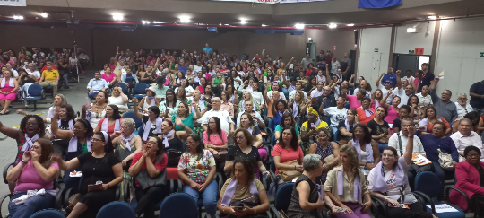 Auditório estava lotado com cerca de 600 mulheres dirigentes da Força Sindical [Foto: Auris Sousa]